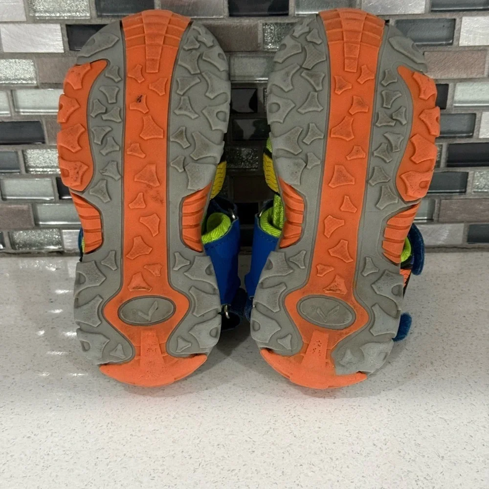 Bundle of 2 items /Kids Outdoor Sandals/Black & Blue and Green/boy size 6